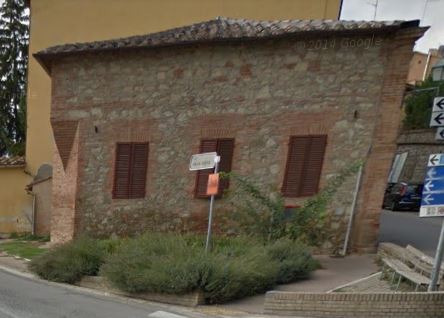 Immobile sito in Castelnuovo Berardenga (SI) Via Roma 54. Descrizione: Ufficio + Locale tecnico esterno. Piena proprietà. Stato Immobile: Locato222 mq. Turno d'asta 1