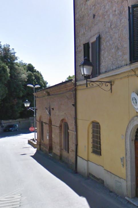 Immobile sito in Castelnuovo Berardenga (SI) Via Roma 54. Descrizione: Ufficio + Locale tecnico esterno. Piena proprietà. Stato Immobile: Locato222 mq. Turno d'asta 1