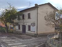 Immobile sito in Città di Castello (PG)  Loc. San Maiano . Descrizione: Appartamento + terreno + Corte. Piena proprietà. Stato Immobile: Libero89 mq Appartamento
210 mq terreno. Turno d'asta 1