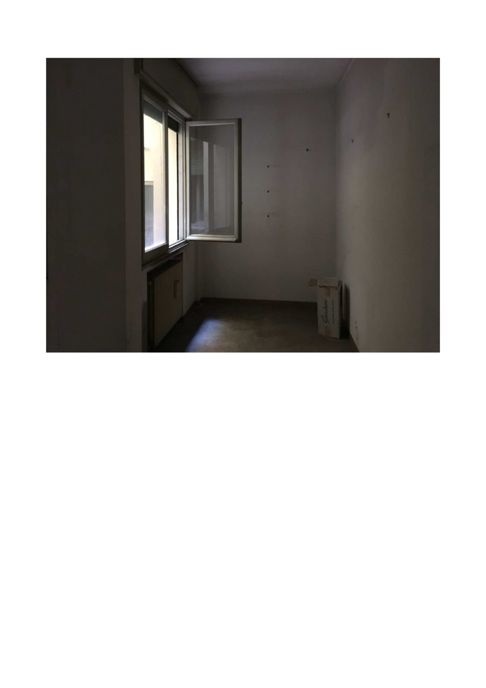 UFFICIO COMPOSTO DA INGRESSO, DUE VANI, DISIMPEGNO E SERVIZIO IGIENICO. Mq 72. LIBERO