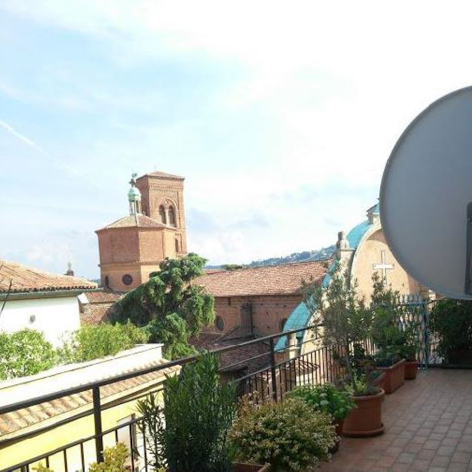 ABITAZIONE + 1 CANTINA o SOFFITTA Sup. MQ comprensiva di pertinenze 75. In Usufrutto. Nuda Proprietà.