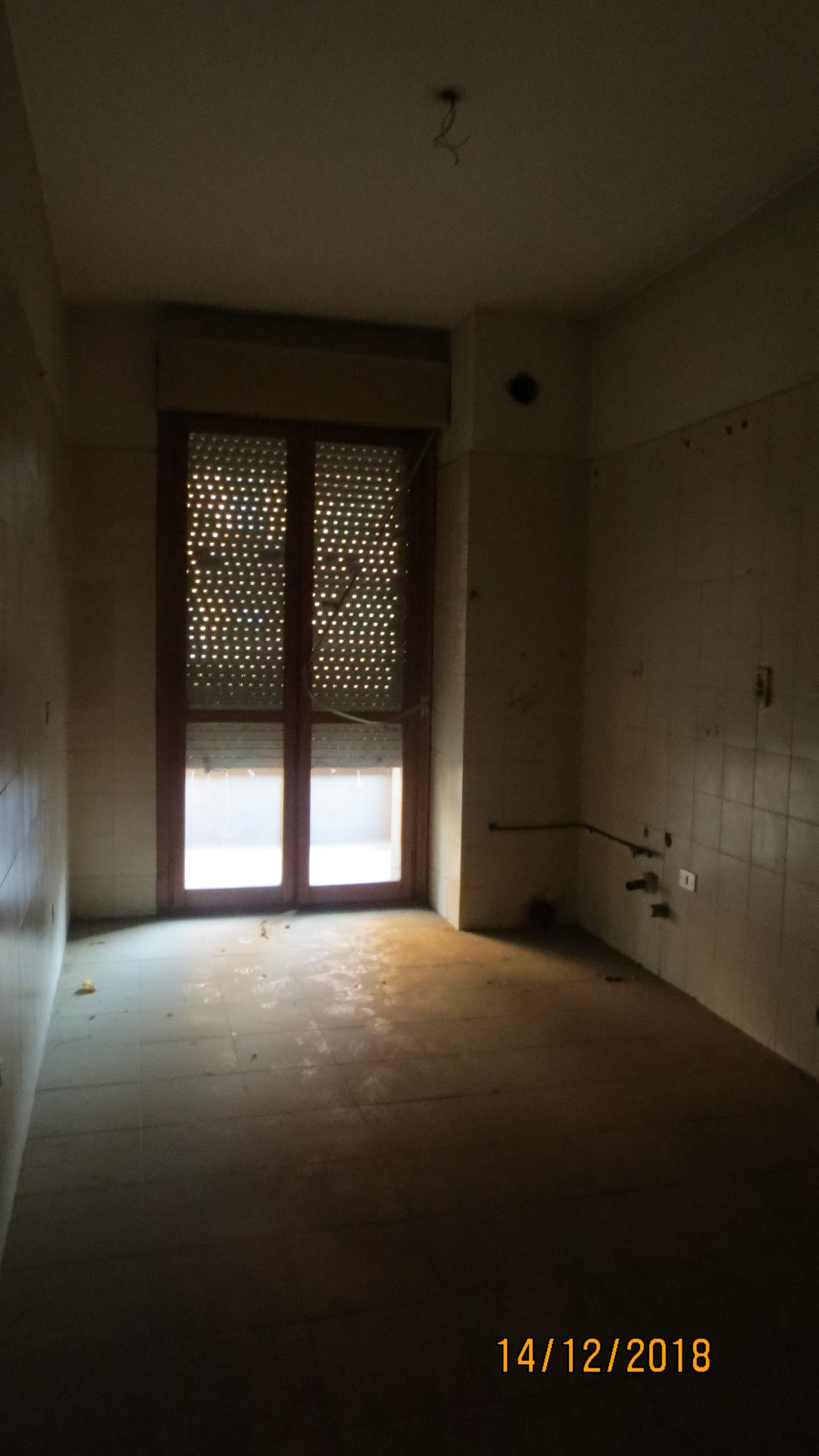 APPARTAMENTO  3 locali + servizi doppi + 1 CANTINA o SOFFITTA + 1 BOX AUTO Sup. MQ comprensiva di pertinenze 105. Libero. Piena Proprietà.