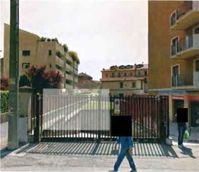 BOX AUTO COMMERCIALE Sup. MQ comprensiva di pertinenze 16. Libero. Piena Proprietà.