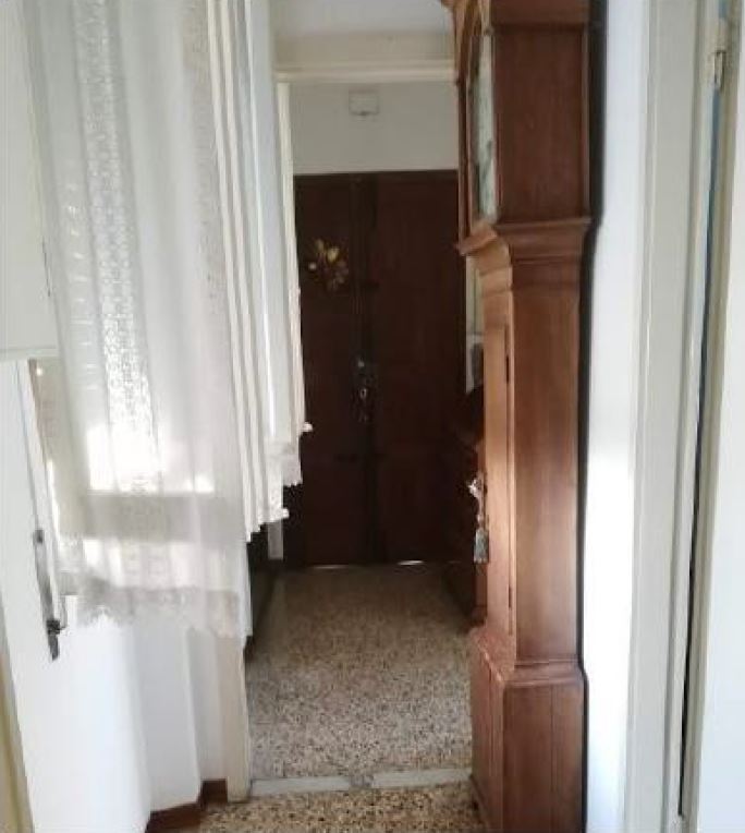 ABITAZIONE + 1 CANTINA o SOFFITTA Sup. MQ comprensiva di pertinenze 75. In usufrutto. Nuda Proprietà.