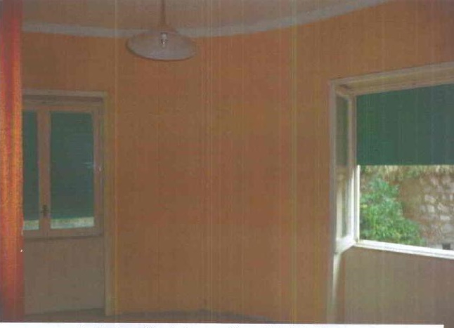 APPARTAMENTO  3 locali + servizi semplici + 1 CANTINA o SOFFITTA  + 1 PARCHEGGIO SCOPERTO Sup. MQ comprensiva di pertinenze 96. Libero. Piena Proprietà.