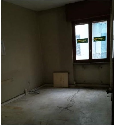 UFFICIO COMMERCIALE Sup. MQ comprensiva di pertinenze 80. Libero. Piena Proprietà.