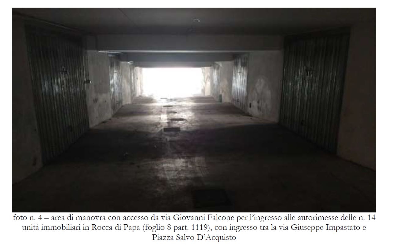 LOTTO 9
Rocca di Papa, Piazza Salvo d’Acquisto snc: proprietà superficiaria di box auto di pertinenza numero “9”, riportato nel Catasto Fabbricati del Comune di Rocca di Papa come segue:
- al foglio 8, particella 1119, sub 23, categoria C/6, mq 16.
