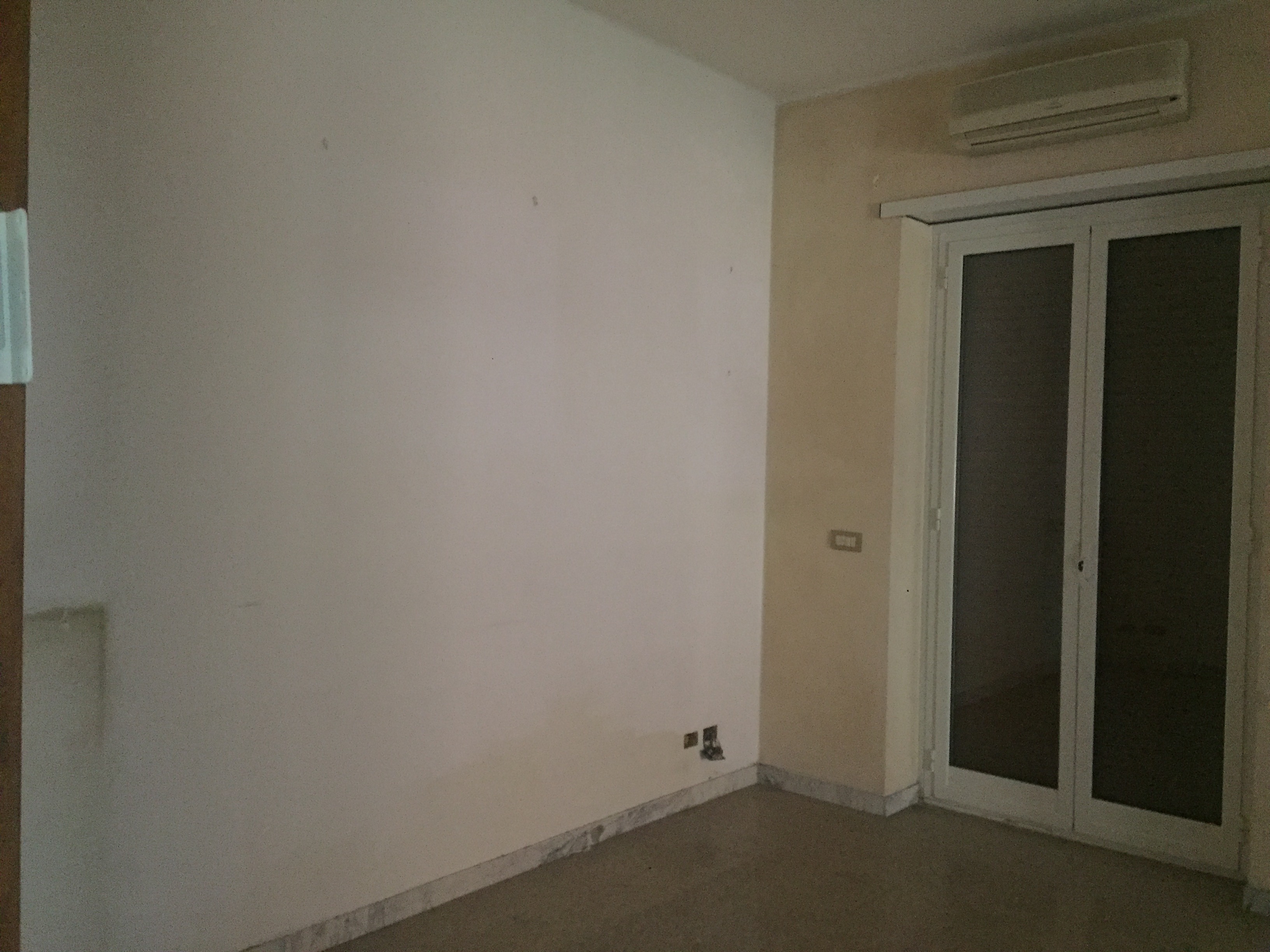 APPARTAMENTO INT.13 DI 6 VANI CON ASCENSORE.Mq. 110 + CANTINA. Identificativi catastali categoria A3- foglio 896 part. 344 sub 13. Libero