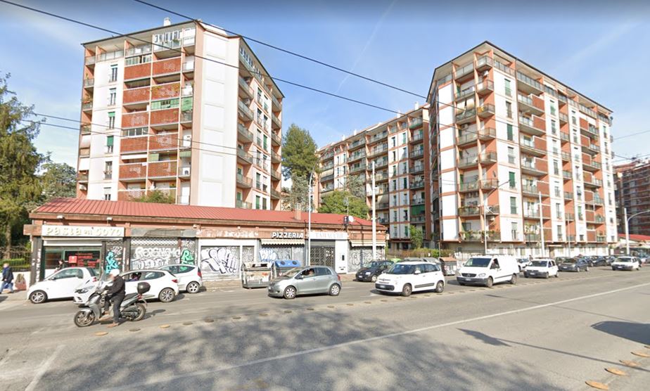 Descrizione: Magazzino posto al piano terra. N.C.E.U. Foglio 262 Particella 72 Sub. 503. Mq. 26. Libero.Piena proprietà