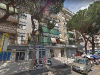 Descrizione: Negozio al piano terra con ingresso fronte strada. N.C.E.U. Foglio 956 Particella 98 Sub. 8. Mq. 30. Libero.Piena proprietà