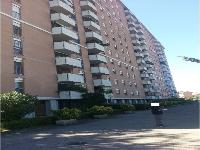 Descrizione: Appartamento composto da zona ingresso, tre vani, cucina abitabile, bagno, vano wc, ripostiglio, corridoio e balcone+cantina al piano terra. N.C.E.U. Foglio 629 Particella 98 Sub. 21. Mq. 82. Libero.Piena proprietà