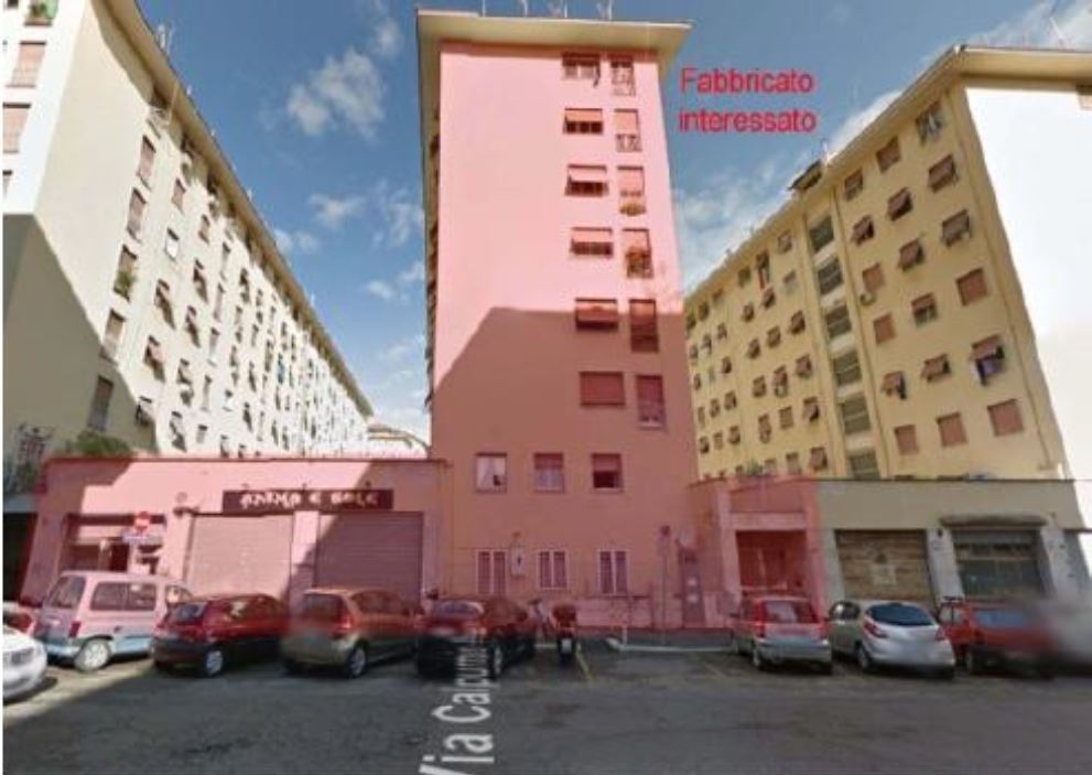 In ROMA, CAP - 00175 VIA LUCIO MUMMIO, 20, piano TE, int. 3. Descrizione: Negozio composto da un ampio locale, un locale accessorio, bagno ed ha una porta/vetrina su strada. Mq. 37. N.C.E.U.Foglio 956 Particella 303 Sub. 4. LIBERO.PIENA PROPRIETA'