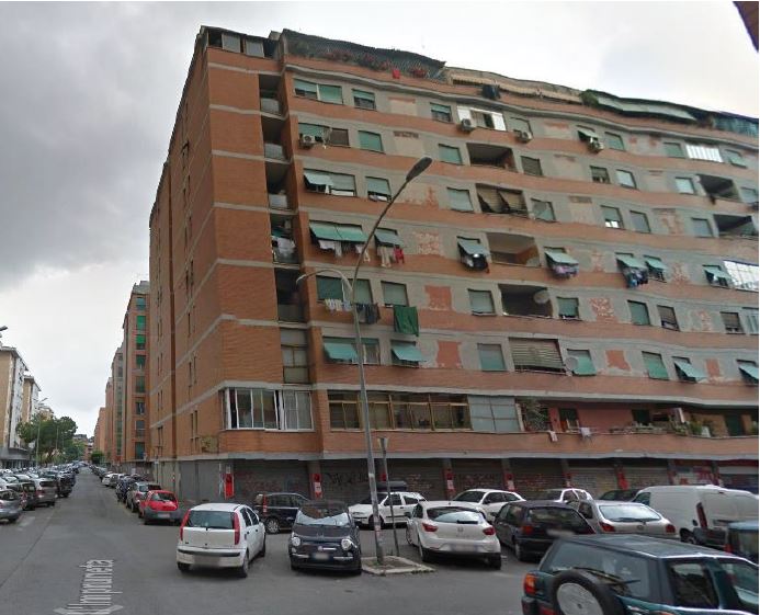 In ROMA, CAP - 00146 VIA PIEVE FOSCIANA, 94/96/98, piano TE, int. 2. Descrizione: Negozio al piano terra costituito da unico grande ambiente con bagno. Mq. 200. N.C.E.U.Foglio 812 Particella 287 Sub. 800. LIBERO.PIENA PROPRIETA'