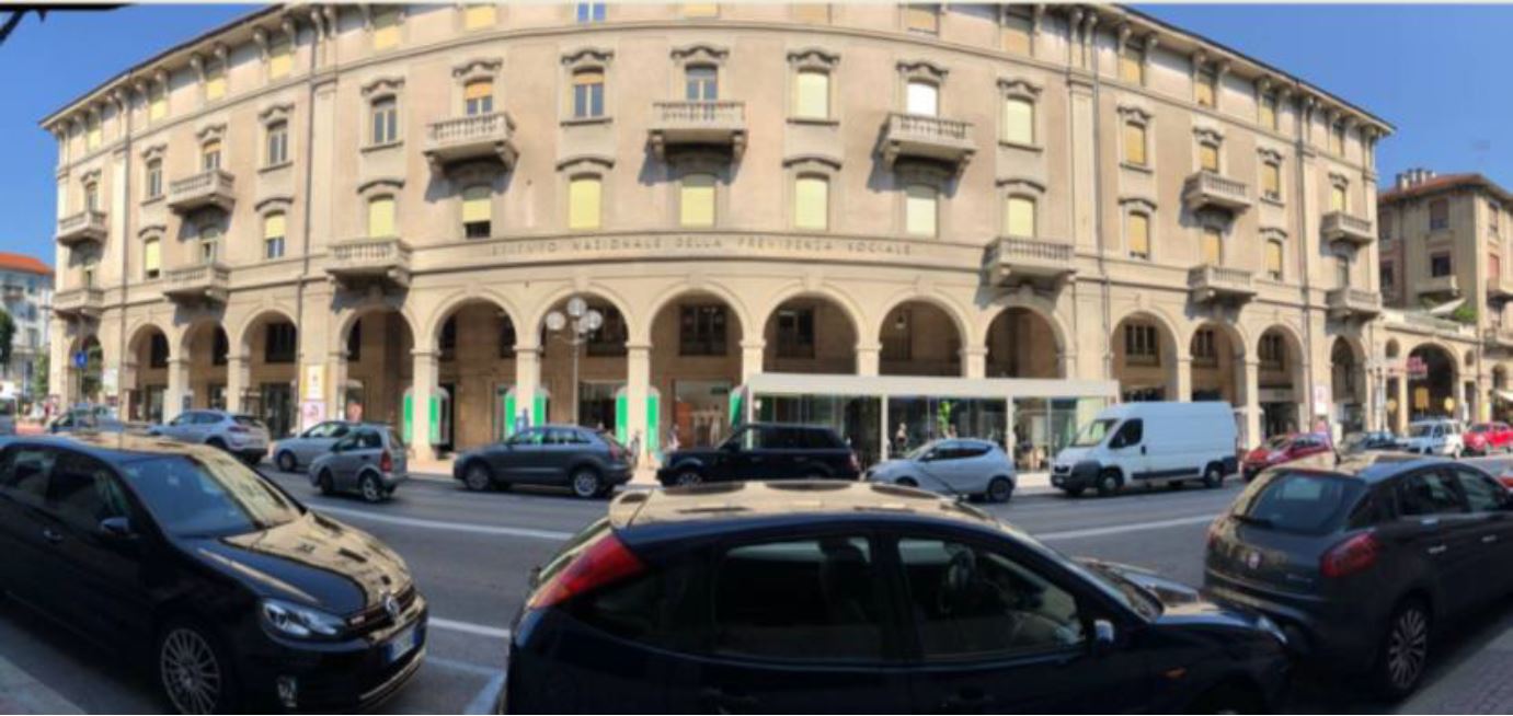 In CUNEO, CAP - 12100 CORSO DANTE, 37, piano ST. Descrizione: Cantina posta al piano seminterrato composta un ambiente a pianta rettangolare allungata. Mq. 5. N.C.E.U.Foglio 90 Particella 339 Sub. 41. LIBERO.PIENA PROPRIETA'