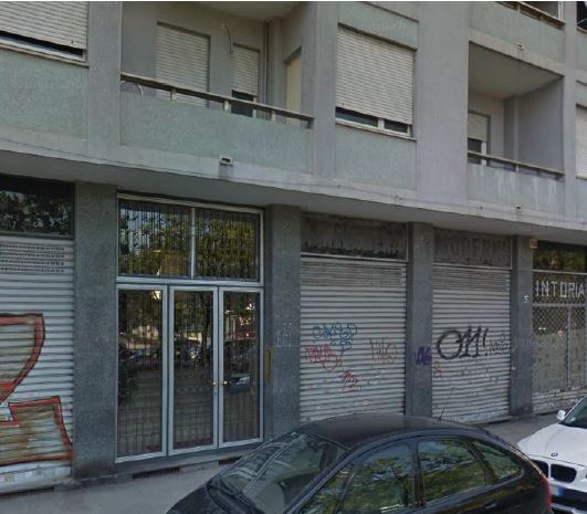 In TORINO, CAP - 10134 PIAZZA GALIMBERTI, 3 BIS, scala U, piano TE, int. 4. Descrizione: Negozio al piano terra costituito da unico ambiente. Mq. 35. N.C.E.U.Foglio 1423 Particella 57 Sub. 236. LIBERO.PIENA PROPRIETA'