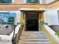 APPARTAMENTO DI 4 VANI CON ASCENSORE. Mq. 81. Identificativi catastali categoria A4- foglio 825 part. 2 sub 50. Libero. LE VISITE PRESSO GLI IMMOBILI SARANNO ESEGUITE ESCLUSIVAMENTE NEI GIORNI E ORARI INDICATI NEL CAMPO NOTE, PREVIA PRENOTAZIONE OBBLIGATORIA DA EFFETTUARSI A MEZZO MAIL ALL'INDIRIZZO prenotazione.alloggi@aterroma.it TASSATIVAMENTE ENTRO LE ORE 14:00 DEL GIORNO FERIALE PRECEDENTE A QUELLO PREVISTO PER LA VISITA.
