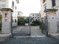 APPARTAMENTO  DI 3,5 VANI CON ASCENSORE. Mq. 58. Identificativi catastali categoria A4- foglio 516 part. 73 sub 40. Libero. LE VISITE PRESSO GLI IMMOBILI SARANNO ESEGUITE ESCLUSIVAMENTE NEI GIORNI E ORARI INDICATI NEL CAMPO NOTE, PREVIA PRENOTAZIONE OBBLIGATORIA DA EFFETTUARSI A MEZZO MAIL ALL'INDIRIZZO prenotazione.alloggi@aterroma.it TASSATIVAMENTE ENTRO LE ORE 14:00 DEL GIORNO FERIALE PRECEDENTE A QUELLO PREVISTO PER LA VISITA.