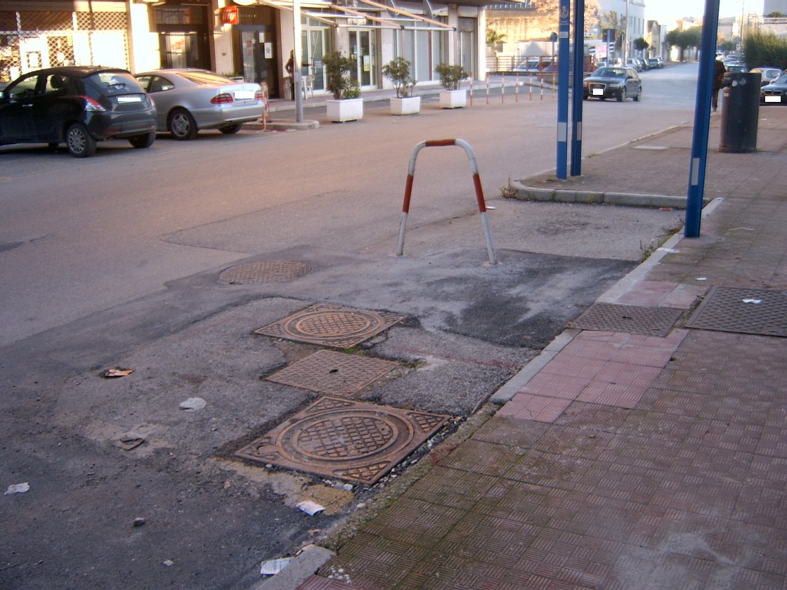 In BENEVENTO (BENEVENTO), CAP  82100, Via Mariano Russo, 33,  piano T. Descrizione: posto auto scoperto piano T.N.C.E.U. foglio 79, part. 316, sub. 21. Mq. 12. Libero.Piena Proprietà