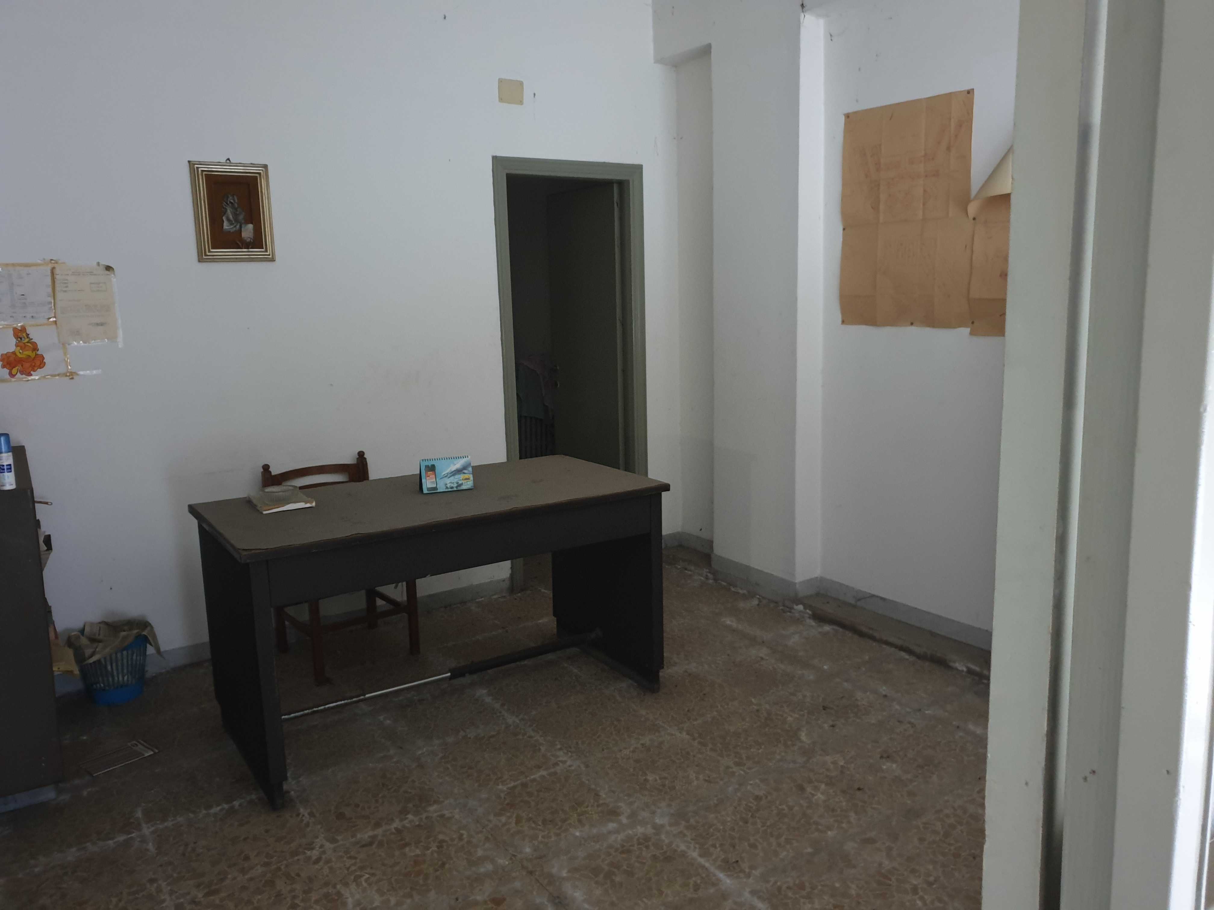 UFFICIO AL PIANO TERRA. Mq. 69.LIBERO. Identificativi catastali categoria A10 - foglio 953 part. 273 sub 97