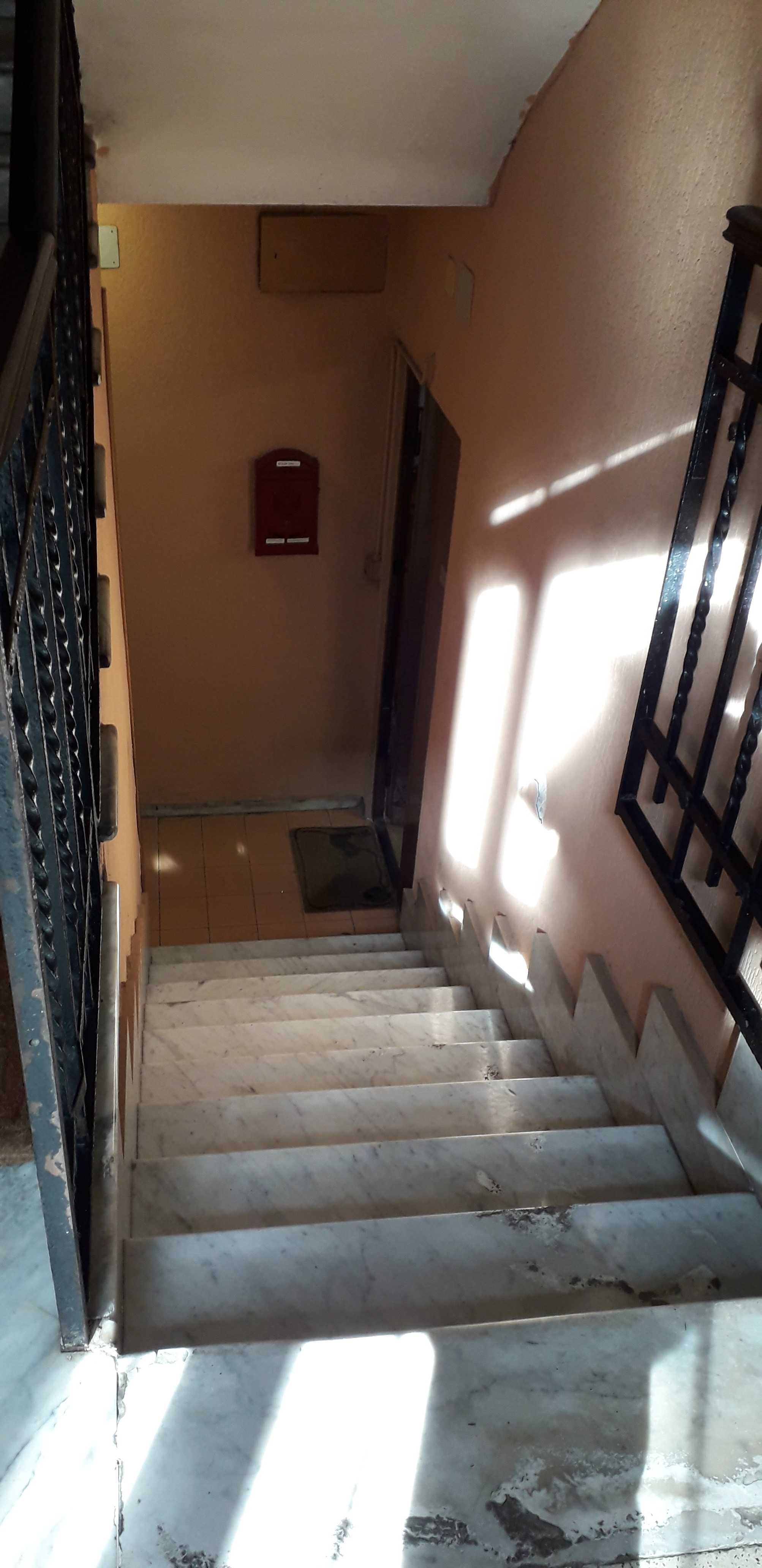 MAGAZZINO/DEPOSITO AL PIANO SEMINTERRATO. Mq. 102.OCCUPATO CON CONTRATTO DISDETTATO. Identificativi catastali categoria C2 - foglio 517 part. 2 sub 10