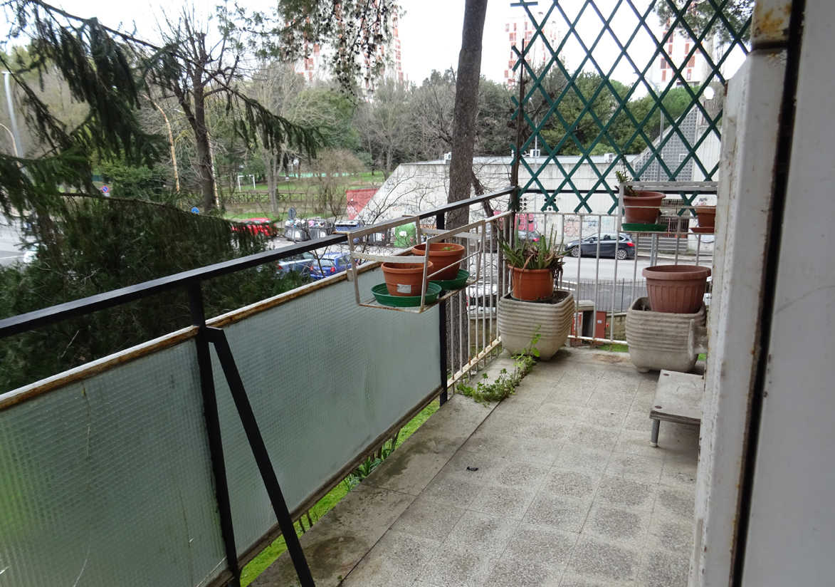 APPARTAMENTO INT.4 DI 8,5 VANI CON ASCENSORE + pertinenziale CANTINA. Mq. 163. LIBERO. Identificativi catastali categoria A3- foglio 378 part. 149 sub 4
