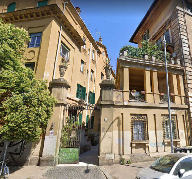 APPARTAMENTO DI 3 VANI SENZA ASCENSORE. Mq. 49. LIBERO. Identificativi catastali categoria A4- foglio 893 part. 23 sub 6