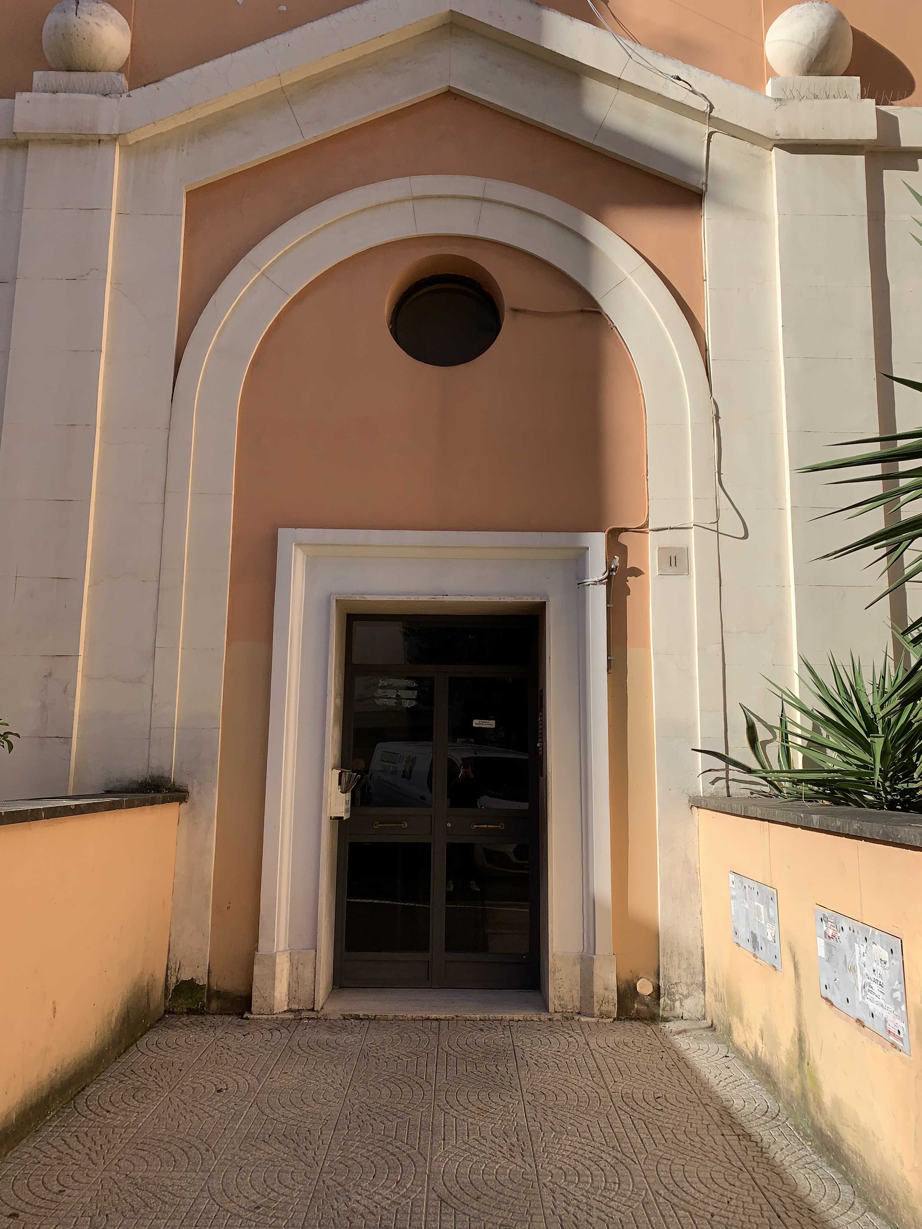 APPARTAMENTO INT.B DI 5 VANI SENZA ASCENSORE. Mq. 76. LIBERO. Identificativi catastali categoria A4- foglio 898 part. 104 sub 18