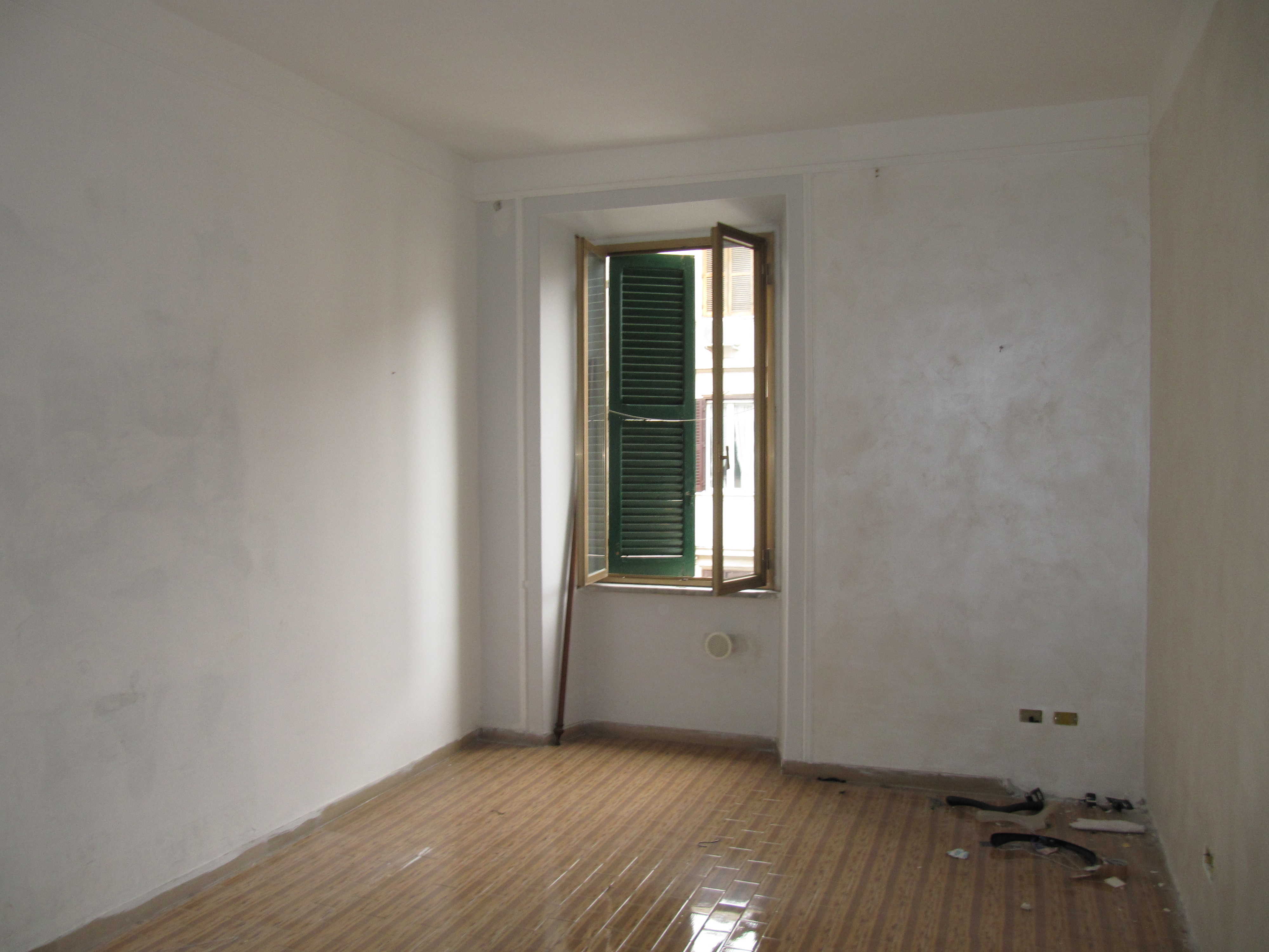 APPARTAMENTO INT.12 DI 3,5 VANI CON ASCENSORE. Mq. 58. LIBERO. Identificativi catastali categoria A4- foglio 516 part. 109 sub 51