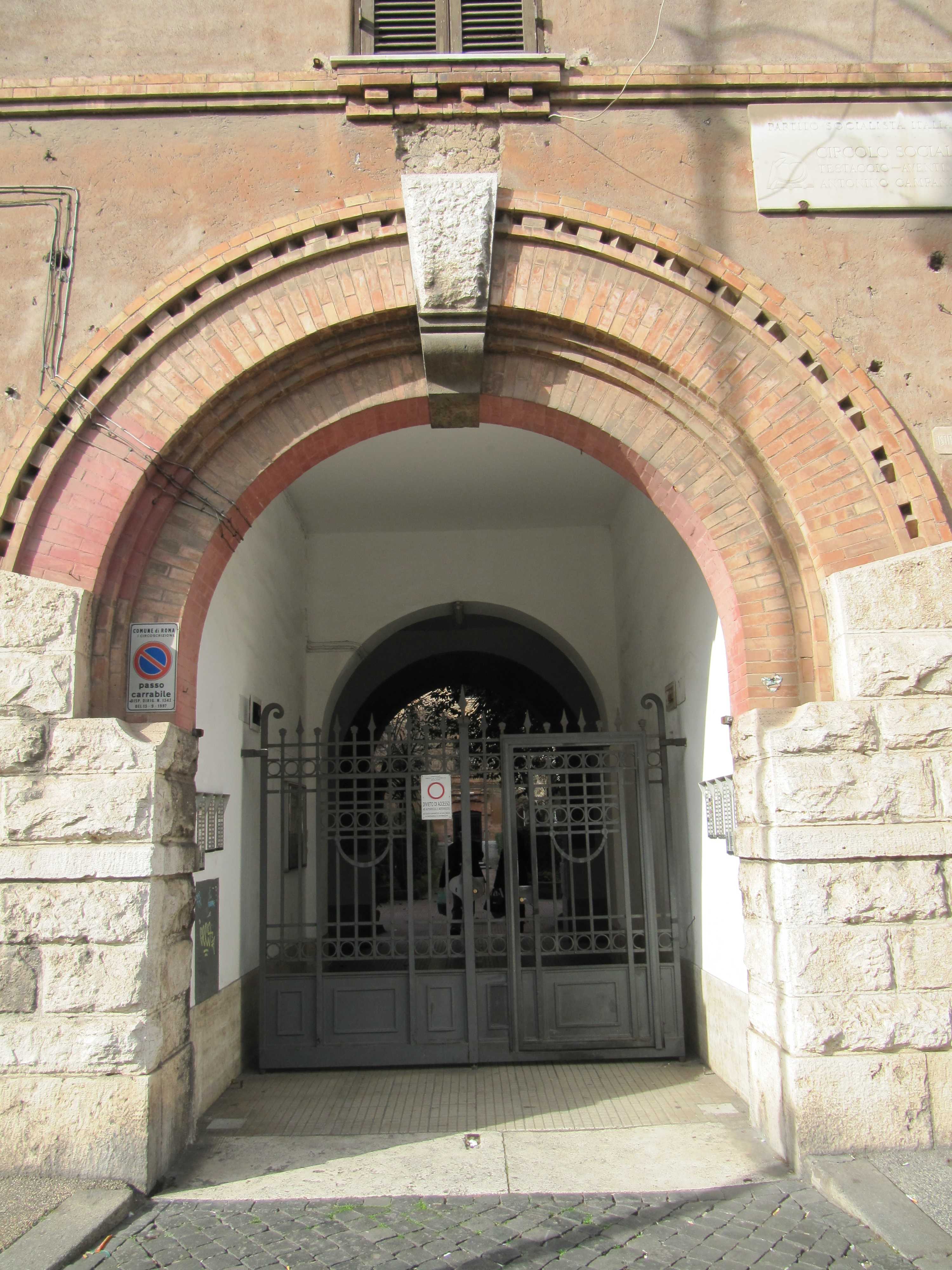 APPARTAMENTO INT.12 DI 2,5 VANI CON ASCENSORE. Mq. 47. LIBERO. Identificativi catastali categoria A4- foglio 516 part. 36 sub 24