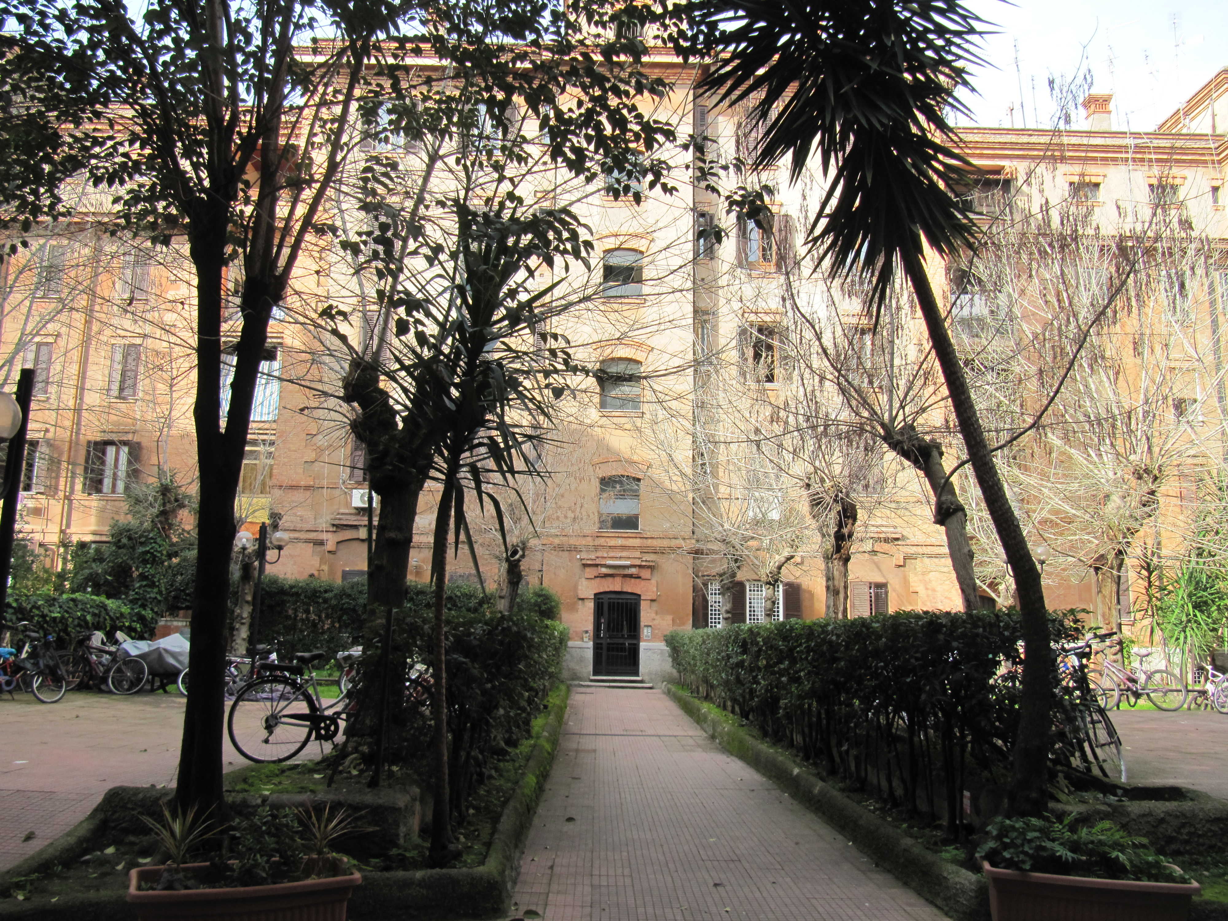 APPARTAMENTO INT.12 DI 2,5 VANI CON ASCENSORE. Mq. 47. LIBERO. Identificativi catastali categoria A4- foglio 516 part. 36 sub 24