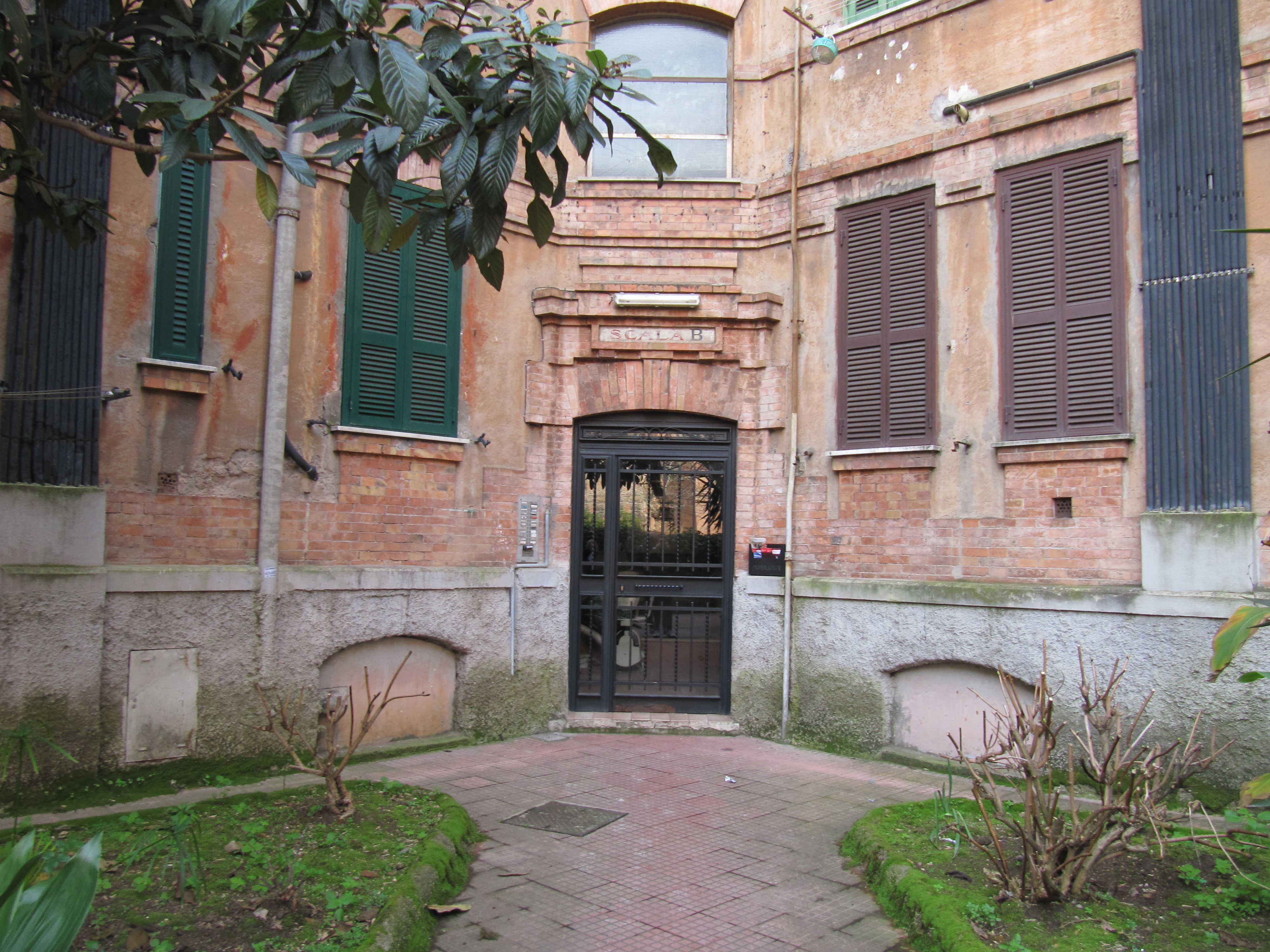 APPARTAMENTO INT.12 DI 2,5 VANI CON ASCENSORE. Mq. 47. LIBERO. Identificativi catastali categoria A4- foglio 516 part. 36 sub 24