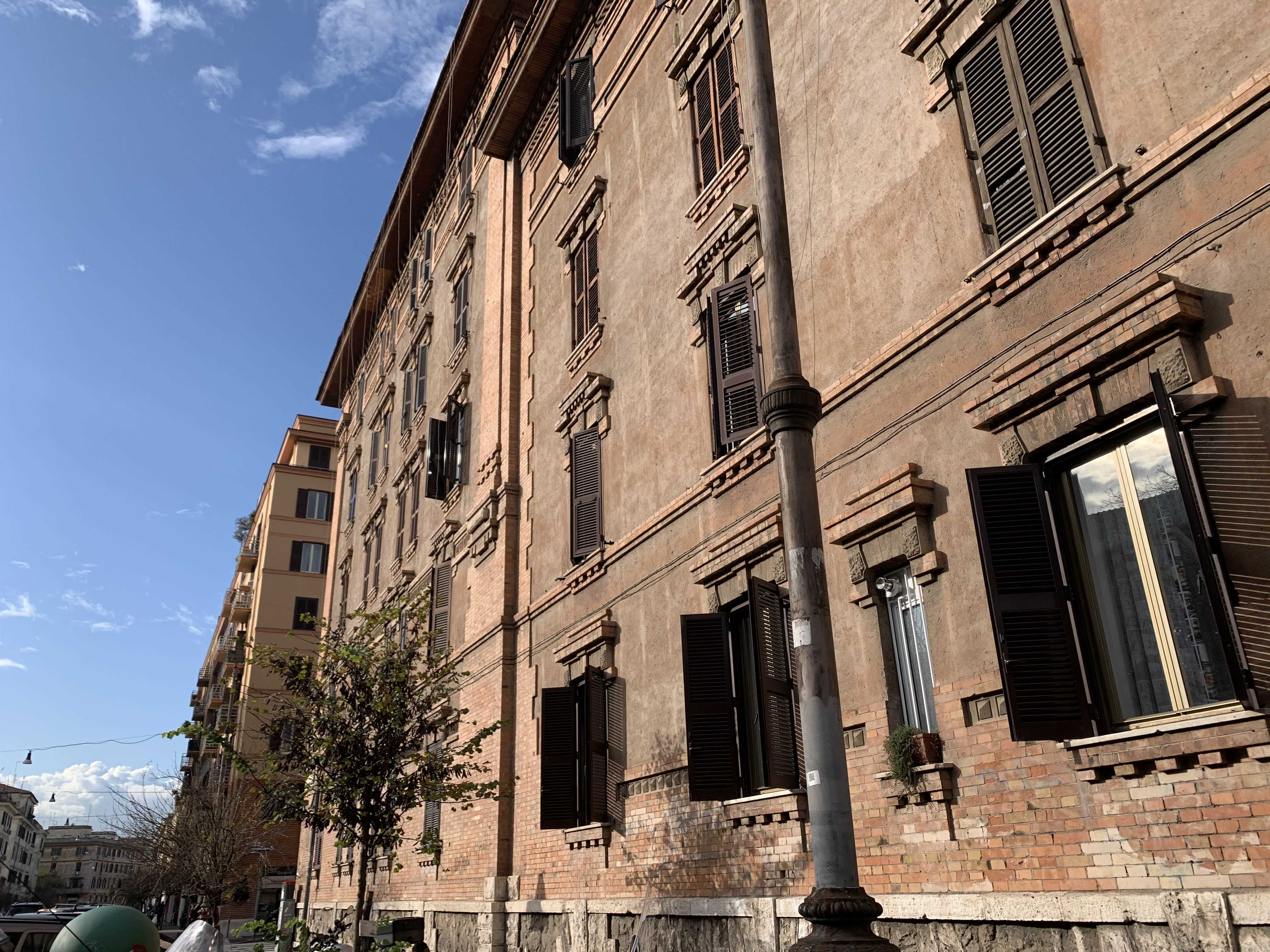 APPARTAMENTO INT.14 DI 3 VANI CON ASCENSORE. Mq. 49. LIBERO. Identificativi catastali categoria A2- foglio 512 part. 43 sub 35