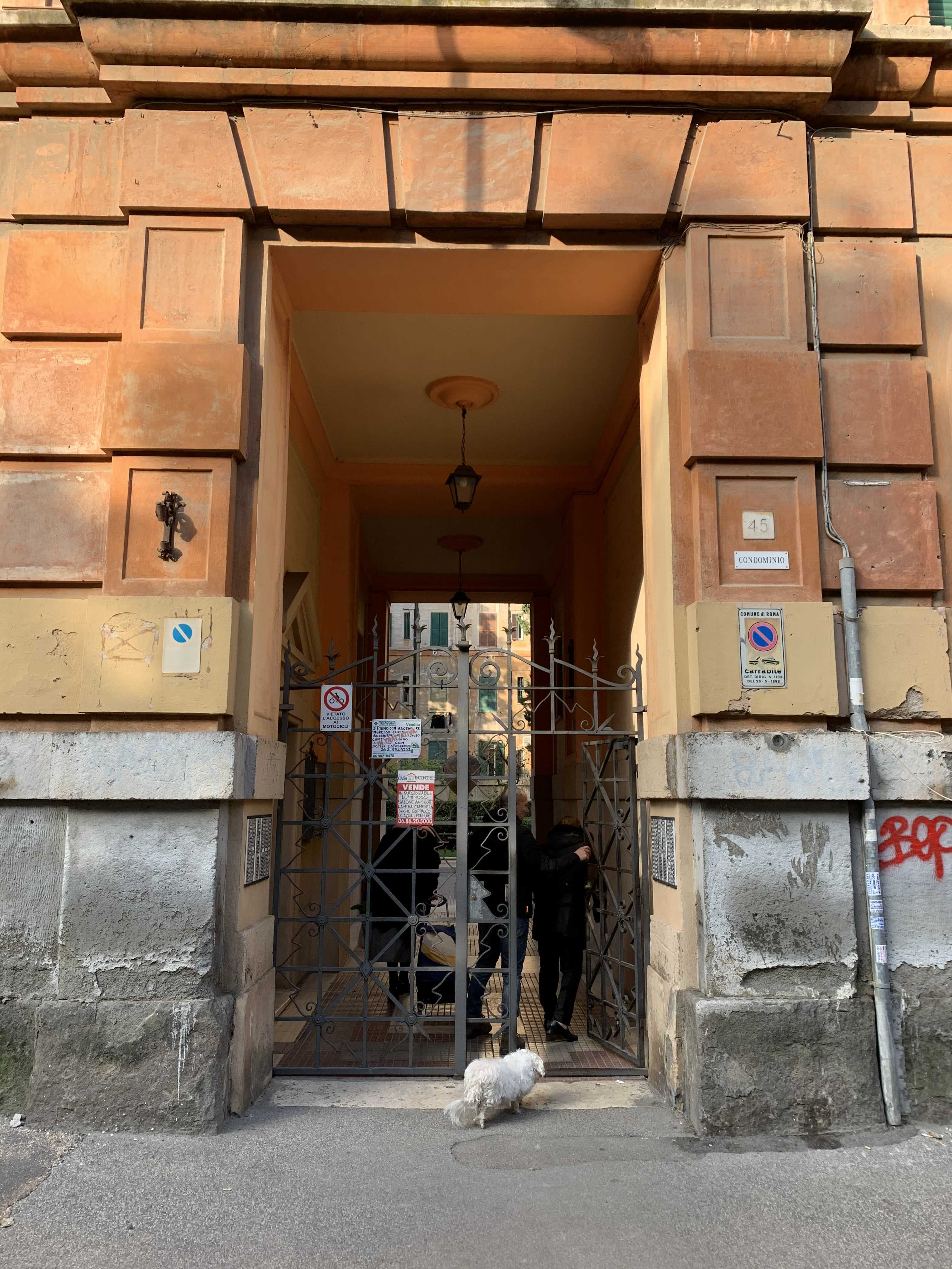 APPARTAMENTO INT.14 DI 3 VANI CON ASCENSORE. Mq. 49. LIBERO. Identificativi catastali categoria A2- foglio 512 part. 43 sub 35
