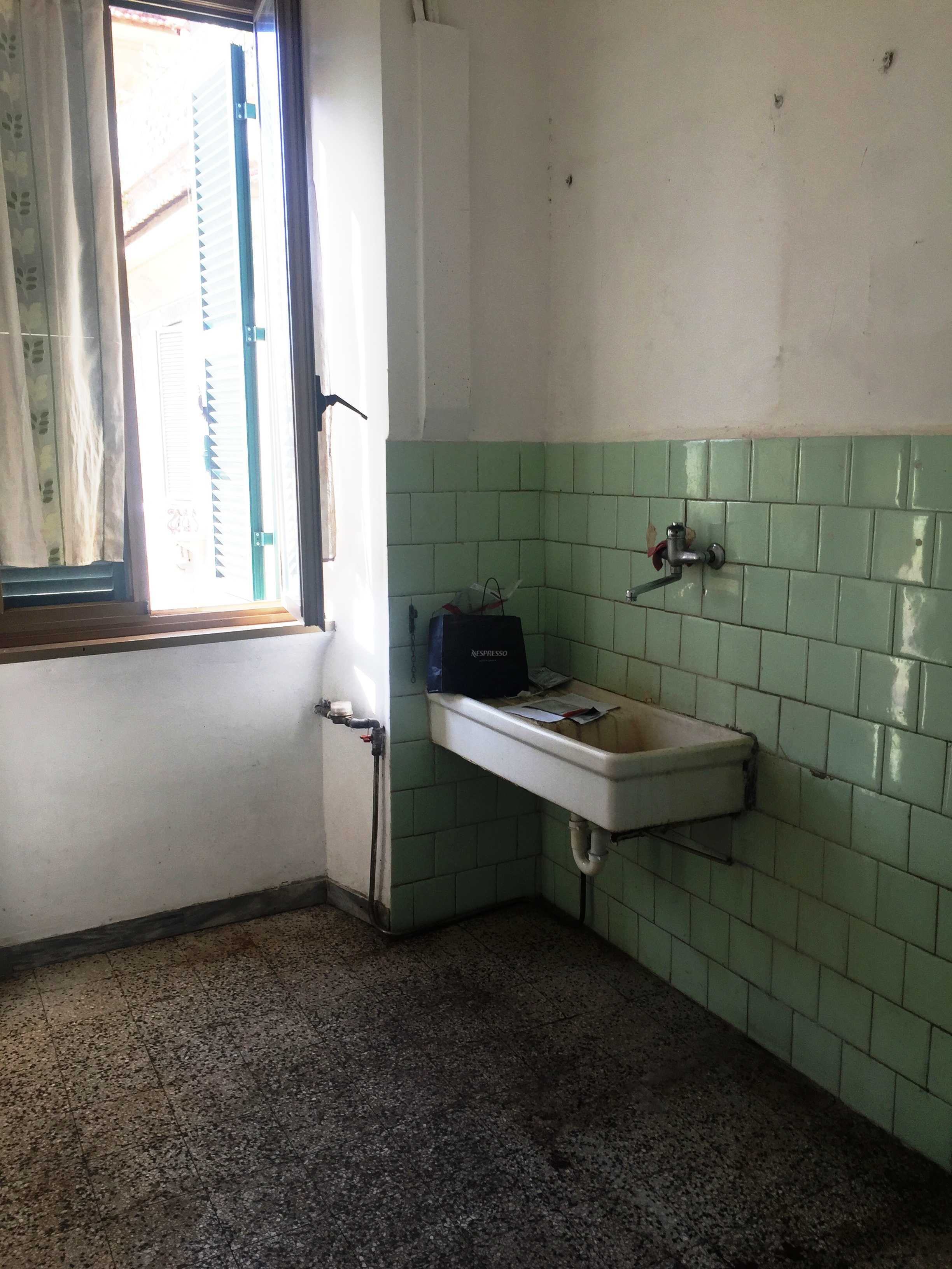 APPARTAMENTO INT.12 DI 4,5 VANI CON ASCENSORE. Mq. 83. LIBERO. Identificativi catastali categoria A2- foglio 373 part. 45 sub 25