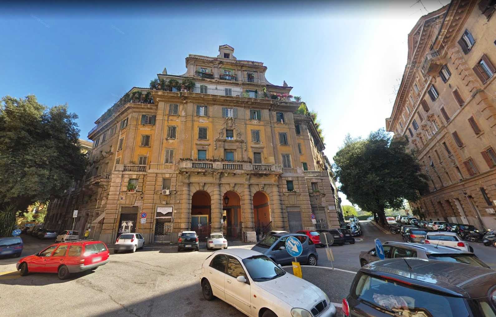 APPARTAMENTO INT.17 DI 5 VANI CON ASCENSORE. Mq. 103. LIBERO. Identificativi catastali categoria A2- foglio 536 part. 9 sub 29