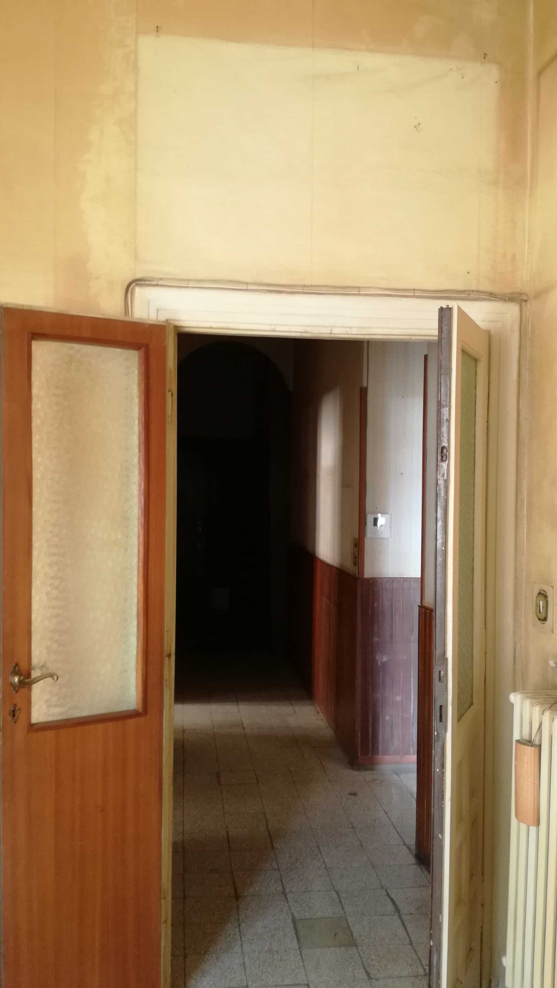 APPARTAMENTO INT.17 DI 5 VANI CON ASCENSORE. Mq. 103. LIBERO. Identificativi catastali categoria A2- foglio 536 part. 9 sub 29