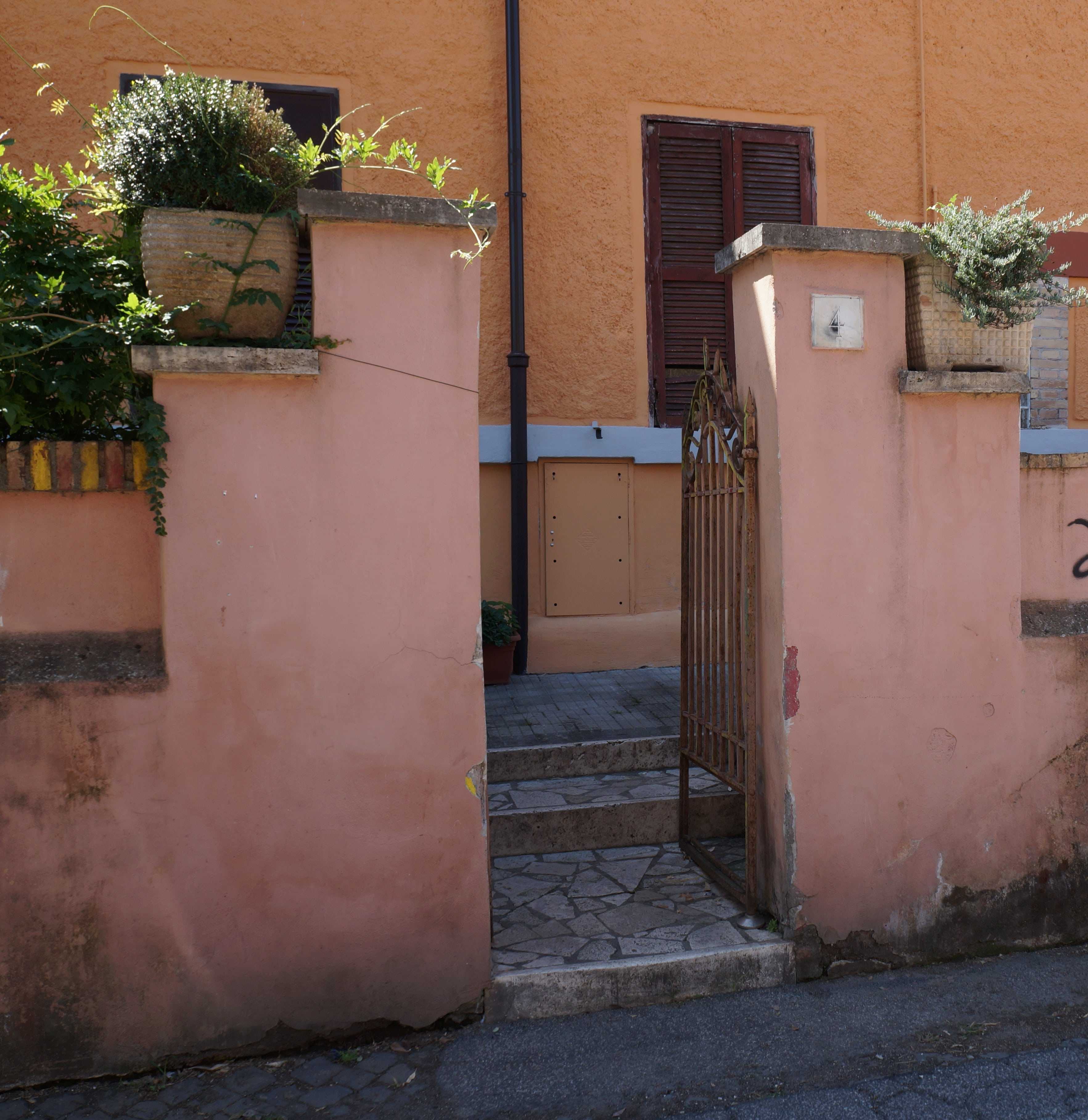 APPARTAMENTO INT.17 DI 5 VANI CON ASCENSORE. Mq. 103. LIBERO. Identificativi catastali categoria A2- foglio 536 part. 9 sub 29