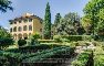 Complesso immobiliare in Firenze, Via del Giuggiolo n. 2-4, denominato Villa Il Poderino, composto da vari fabbricati e terreno.