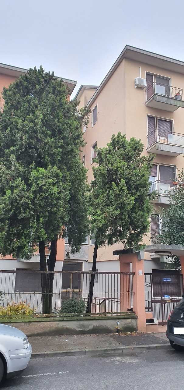 Immobile sito in Cremona (CR), CAP - 26100, via Flaminia 11. Descrizione: Box auto. N.C.E.U. box categoria C/6 Foglio 94 Part. 118 Sub. 11