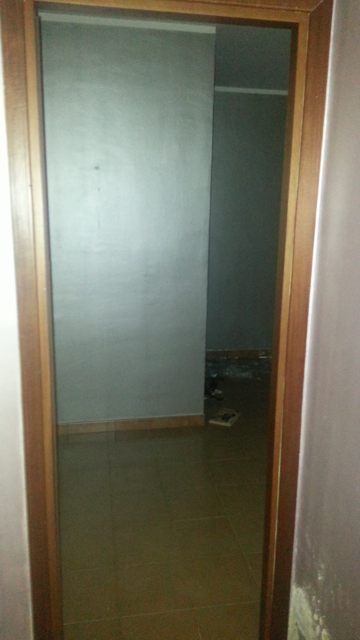 Immobile sito in LATINA (LT), CAP - 04100, VIA PIER LUIGI NERVI, 286. Descrizione: Appartamento di 3,5 vani, composto da ingresso con soggiorno, cucina abitabile con balcone, disimpegno, 1 camera e bagno MQ 52 catastali - catastalmente conforme + pertinenziale Box auto. N.C.E.U. Principale:Foglio 169 Particella 26 Sub. 8 - Pertinenza: Foglio 169 Particella 26 Sub. 176