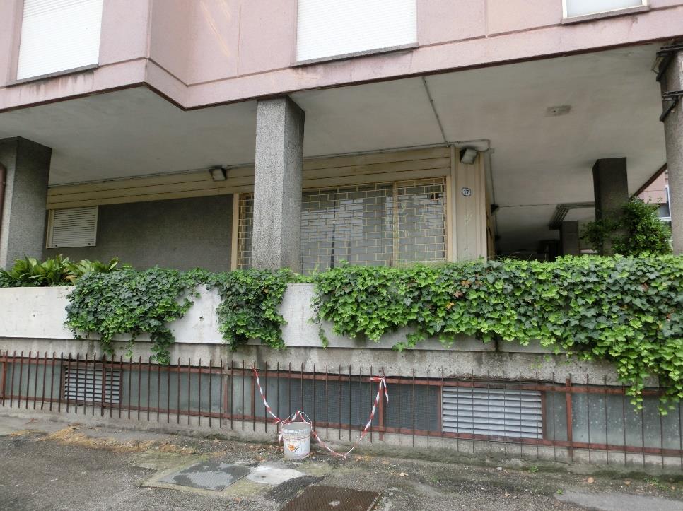 Immobile  sito in Padova (PD), CAP - 35138, via Tirana 17. Descrizione: Ufficio al piano rialzato dotato di bagno, oltre a   soffitta al piano 9 . N.C.E.U.  Padova Fg 85 (ex B/13) part. 479 (ex 1308) sub 37 cat. C01 rendita 2191,43