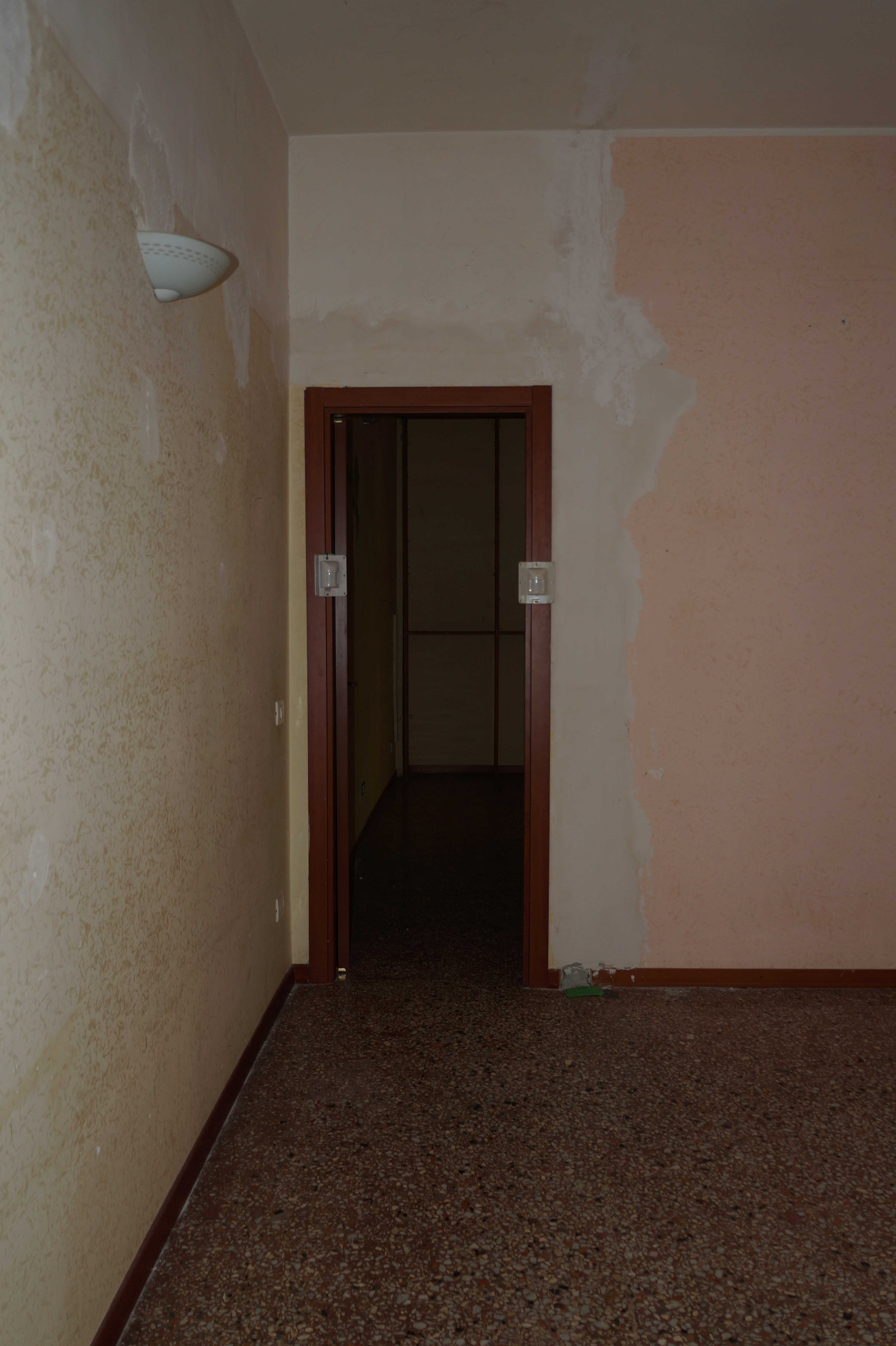 APPARTAMENTO INT.8 DI 3 VANI CON ASCENSORE.Mq. 54. Identificativi catastali categoria A4- foglio 454 part. 33 sub 180