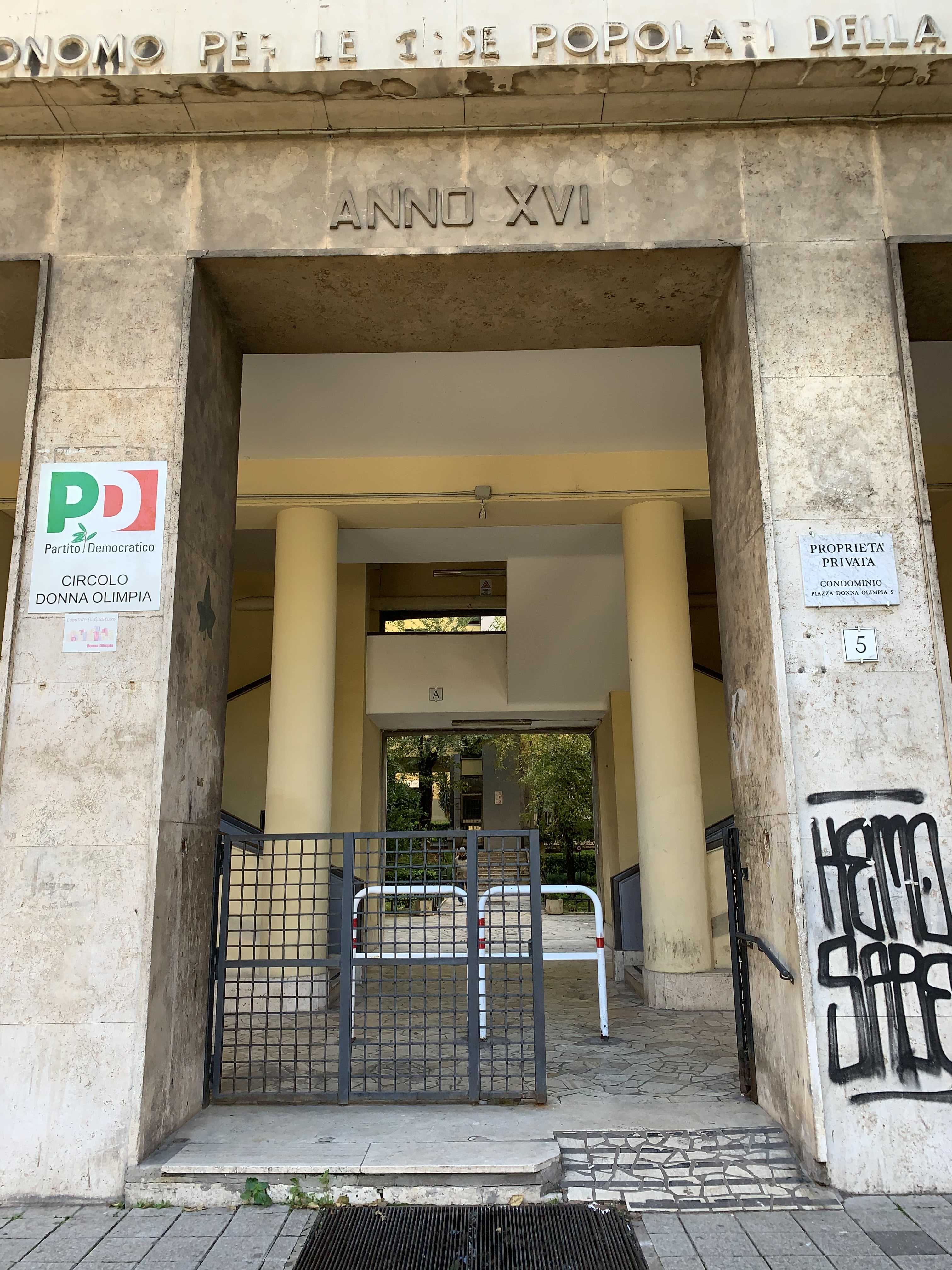 APPARTAMENTO  DI 2,5 VANI CON ASCENSORE.Mq. 43. Identificativi catastali categoria A4- foglio 455 part. 44 sub 77