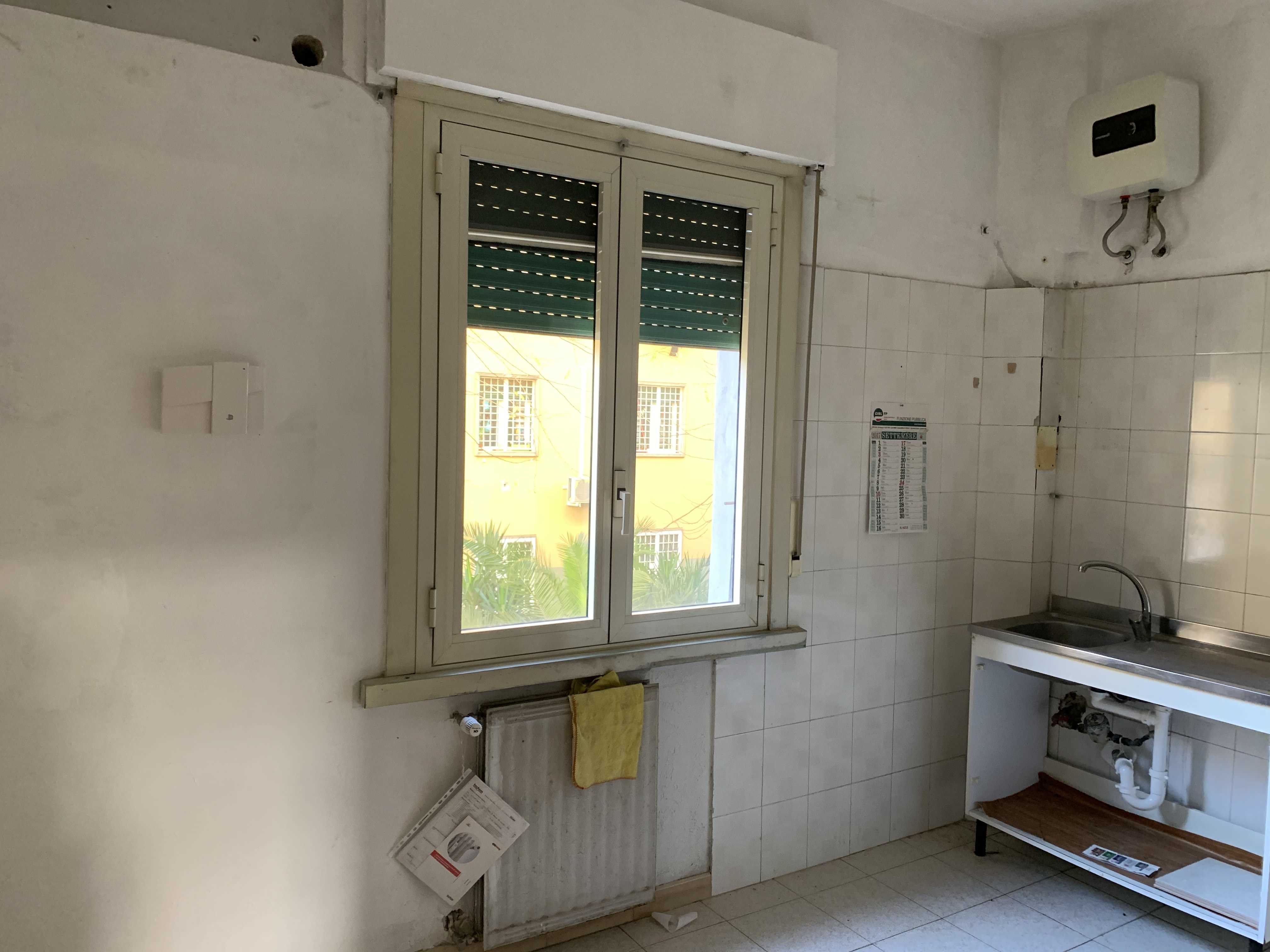 APPARTAMENTO  DI 2,5 VANI CON ASCENSORE.Mq. 43. Identificativi catastali categoria A4- foglio 455 part. 44 sub 77