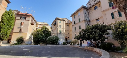 APPARTAMENTO INT.23 DI 3,5 VANI CON ASCENSORE in ROMA Via della Farnesina n°84, scala C, piano 5 + pertinenziale TERRAZZO. Mq. 78. LIBERO. Identificativi catastali A/4, foglio 240, part. 55, sub. 21