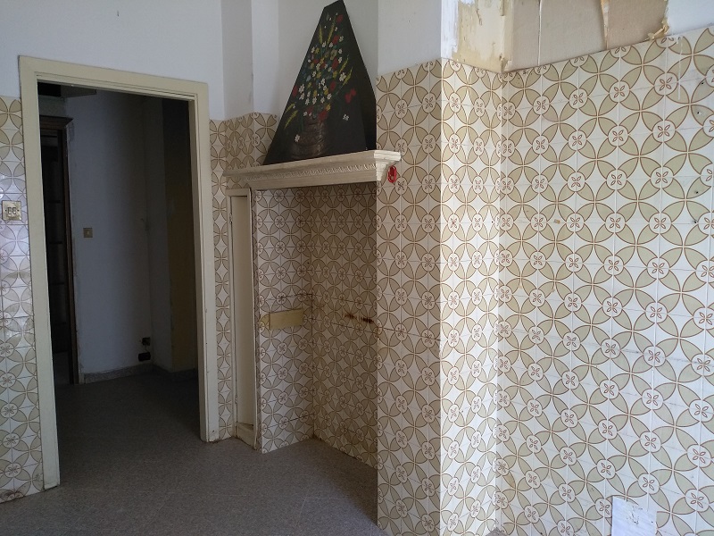 APPARTAMENTO INT.10 DI 7,5 VANI CON ASCENSORE in ROMA Via di Grottarossa n°91, scala 3, piano 3-S1 + pertinenziale CANTINA. Mq. 138. LIBERO. Identificativi catastali A/3, foglio 203, part. 329, sub. 501