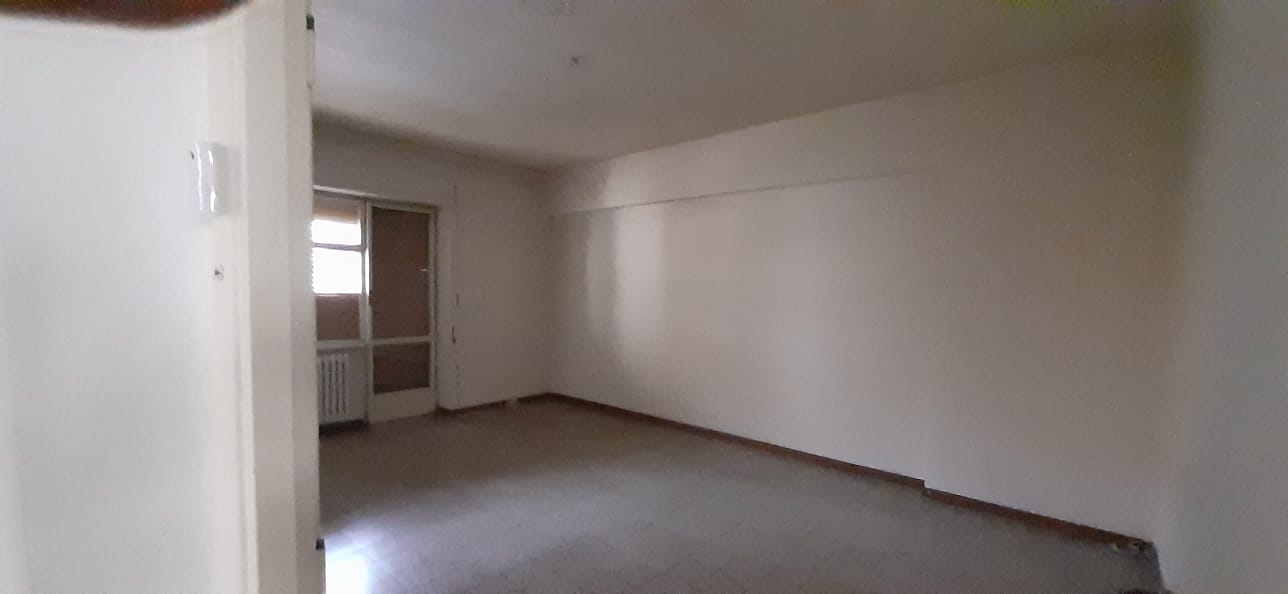 APPARTAMENTO INT.5 DI 4,5 VANI SENZA ASCENSORE in ROMA Viale Tirreno n°187, scala F, piano 3 + pertinenziale BALCONE. Mq. 63. LIBERO. Identificativi catastali A/3, foglio 269, part. 181, sub. 507