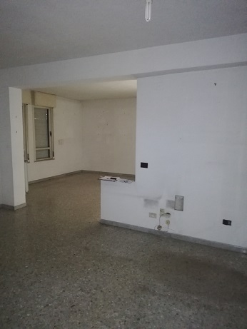 APPARTAMENTO INT.9 DI 8 VANI CON ASCENSORE in ROMA Via Bova n°1, scala C, piano 3-S1 + pertinenziale CANTINA/ BALCONI. Mq. 143. LIBERO. Identificativi catastali A/3, foglio 975, part. 335, sub. 66