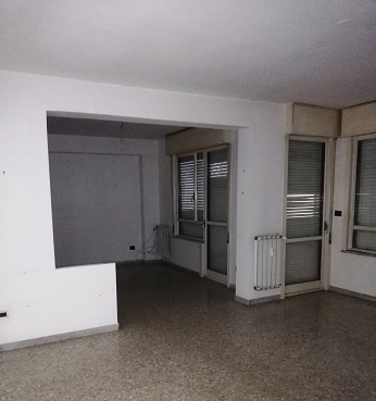 APPARTAMENTO INT.9 DI 8 VANI CON ASCENSORE in ROMA Via Bova n°1, scala C, piano 3-S1 + pertinenziale CANTINA/ BALCONI. Mq. 143. LIBERO. Identificativi catastali A/3, foglio 975, part. 335, sub. 66