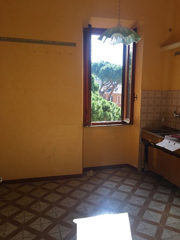APPARTAMENTO INT.9 DI 3,5 VANI SENZA ASCENSORE in ROMA Via della Garbatella n°24, scala Y, piano 2 + pertinenziale BALCONE. Mq. 70. LIBERO. Identificativi catastali A/4, foglio 831, part. 75, sub. 14